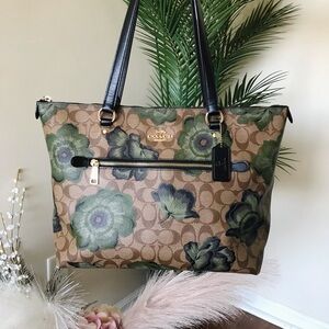 Coach x Kaffe Fassett Gallery Tote Bag In Signature Canvas / Leather, C4520